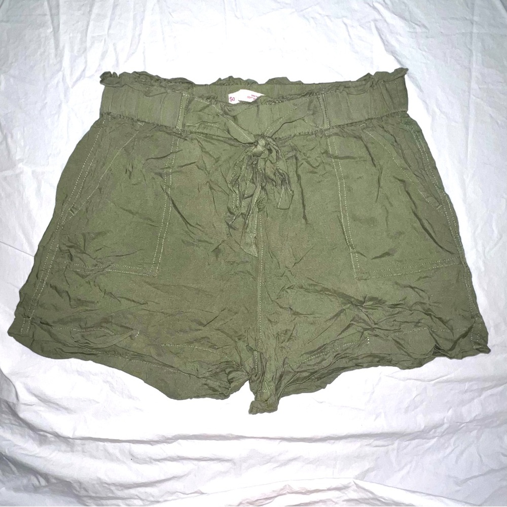 SO army olive green high waisted belted shorts